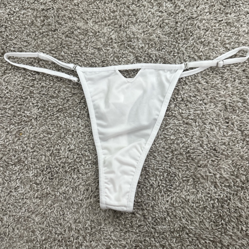 Fredericks of Hollywood White Women's Thong Panty